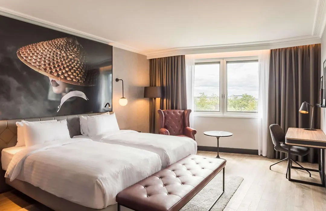 Radisson Red London Heathrow-1
