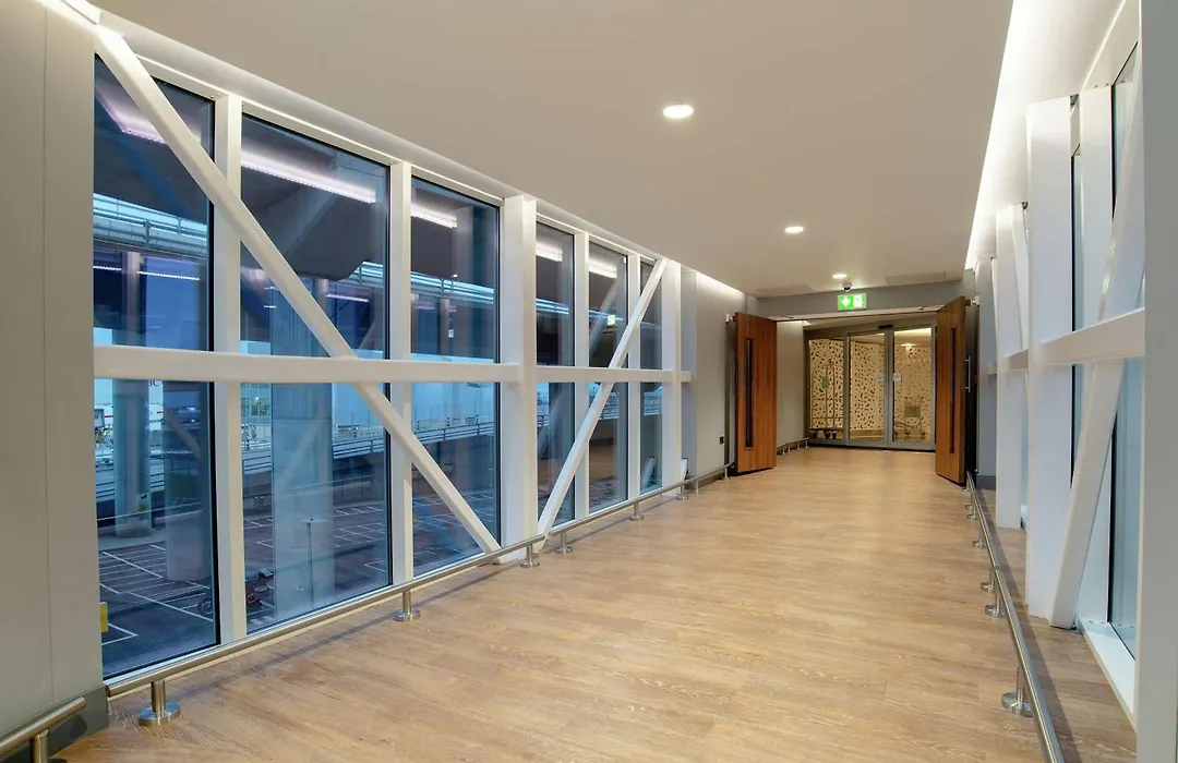 Hilton Garden Inn London Heathrow Terminal 2 And 3-1