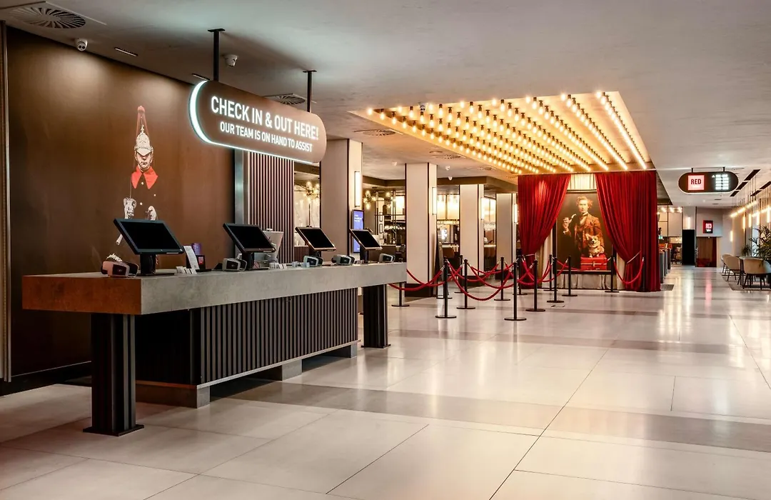 Radisson Hotel And Conference Centre London Heathrow-1