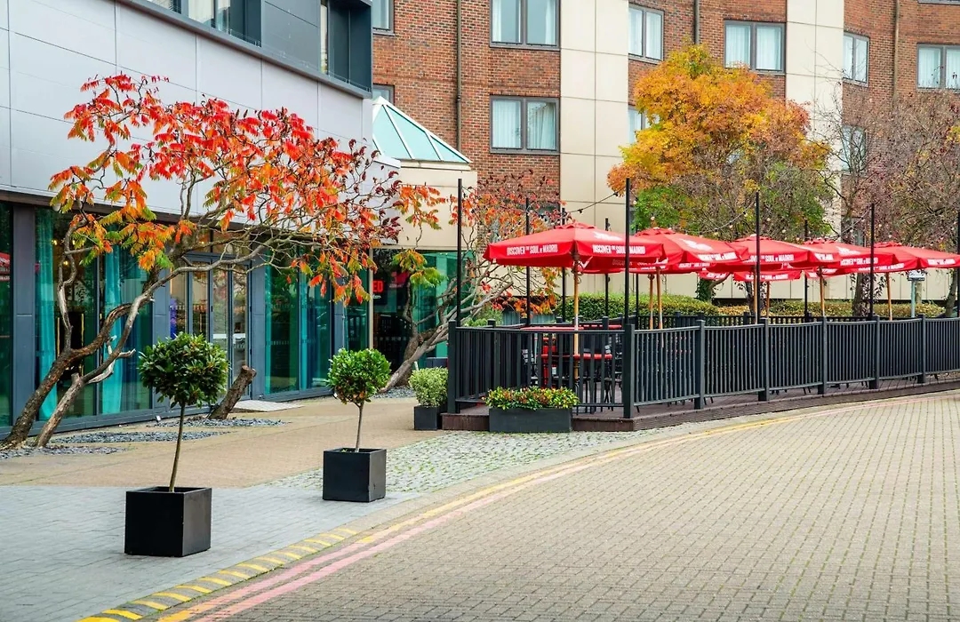 Radisson Red London Heathrow-1