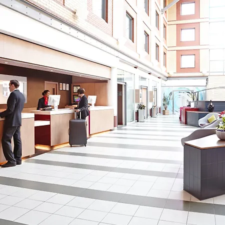 Novotel London Heathrow Airport M4 Jct. 4-2