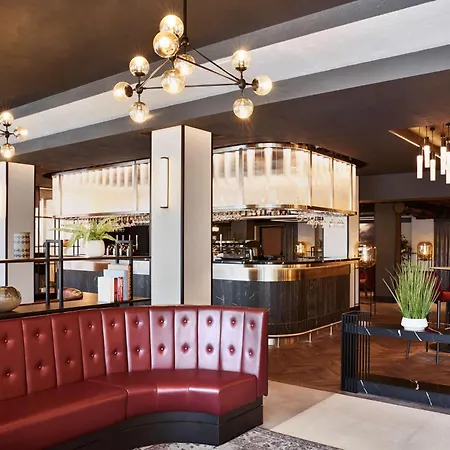 Radisson Red London Heathrow-3