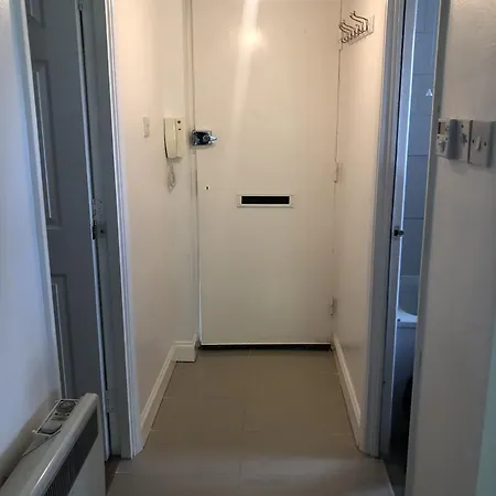 Apple House Guesthouse Heathrow Airport-3