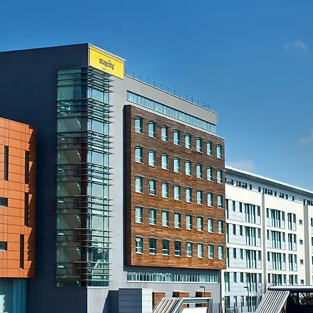 Staycity Aparthotels London Heathrow-3