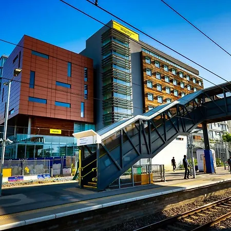 Staycity Aparthotels London Heathrow-2