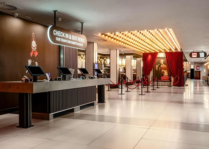 Radisson Red London Heathrow Hotel Hillingdon